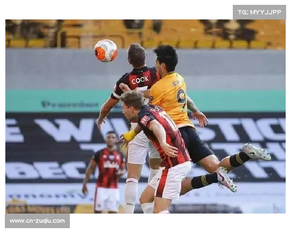 利兹联阵容出炉 阿姆帕杜古德蒙松坐镇后防 鲍恩领衔锋线